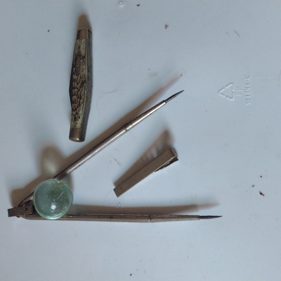 Retractor and Bonus Items - Picture 1 of 4